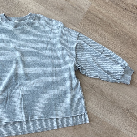 Oversized Striped Top - Picture 3 of 4